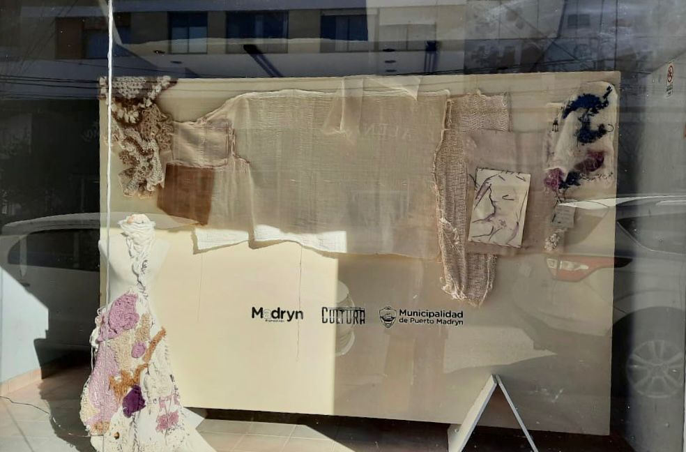 “EN VIDRIERA” PRESENTA UNA NUEVA MUESTRA DE EXHIBICIÓN URBANA
