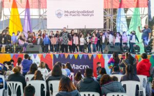 EL CORO INFANTIL MUNICIPAL GRABÓ CANCIONES PARA USAR EN ACTOS PATRIOS