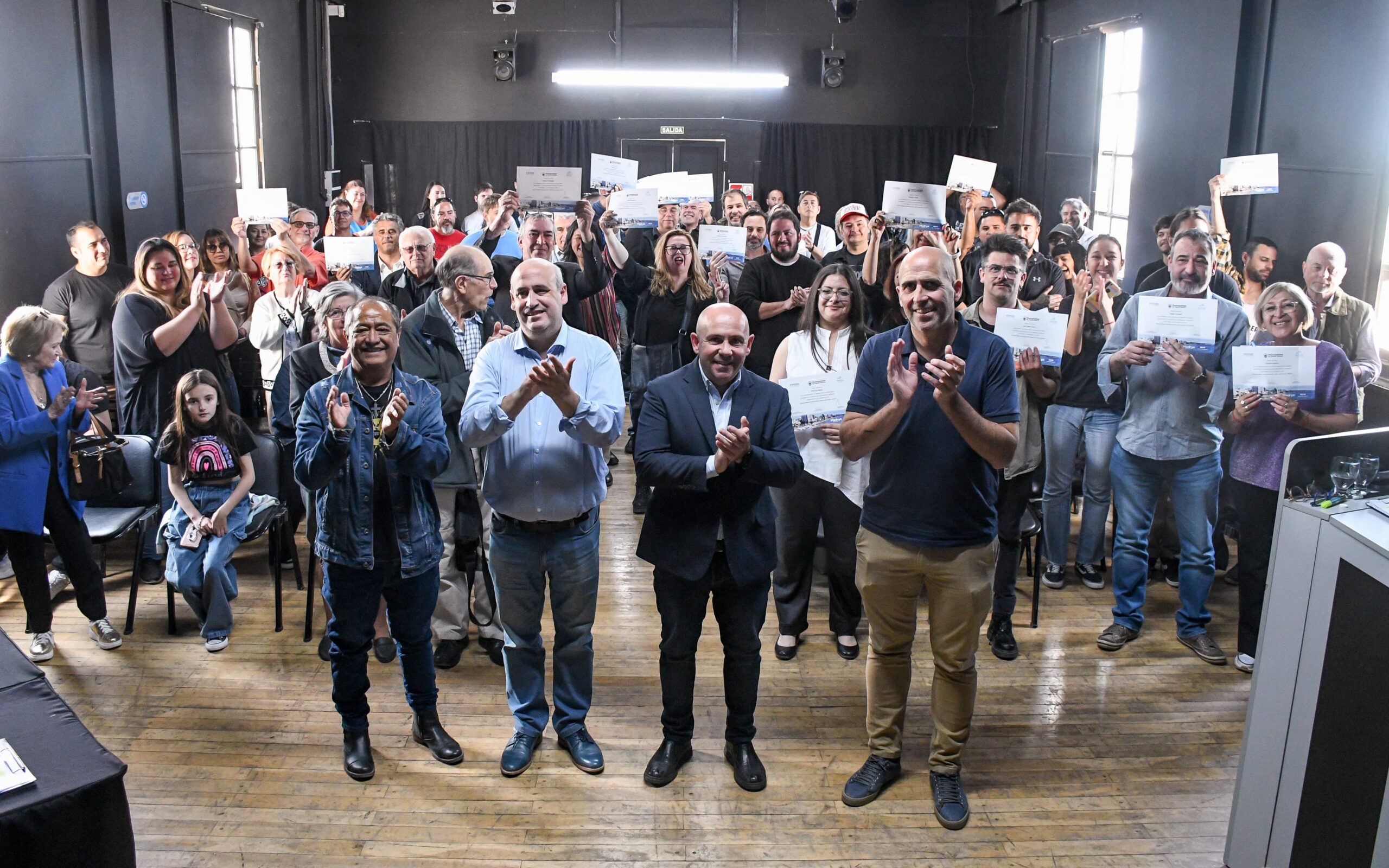 EL INTENDENTE RECONOCIÓ A DECENAS DE MÚSICOS LOCALES