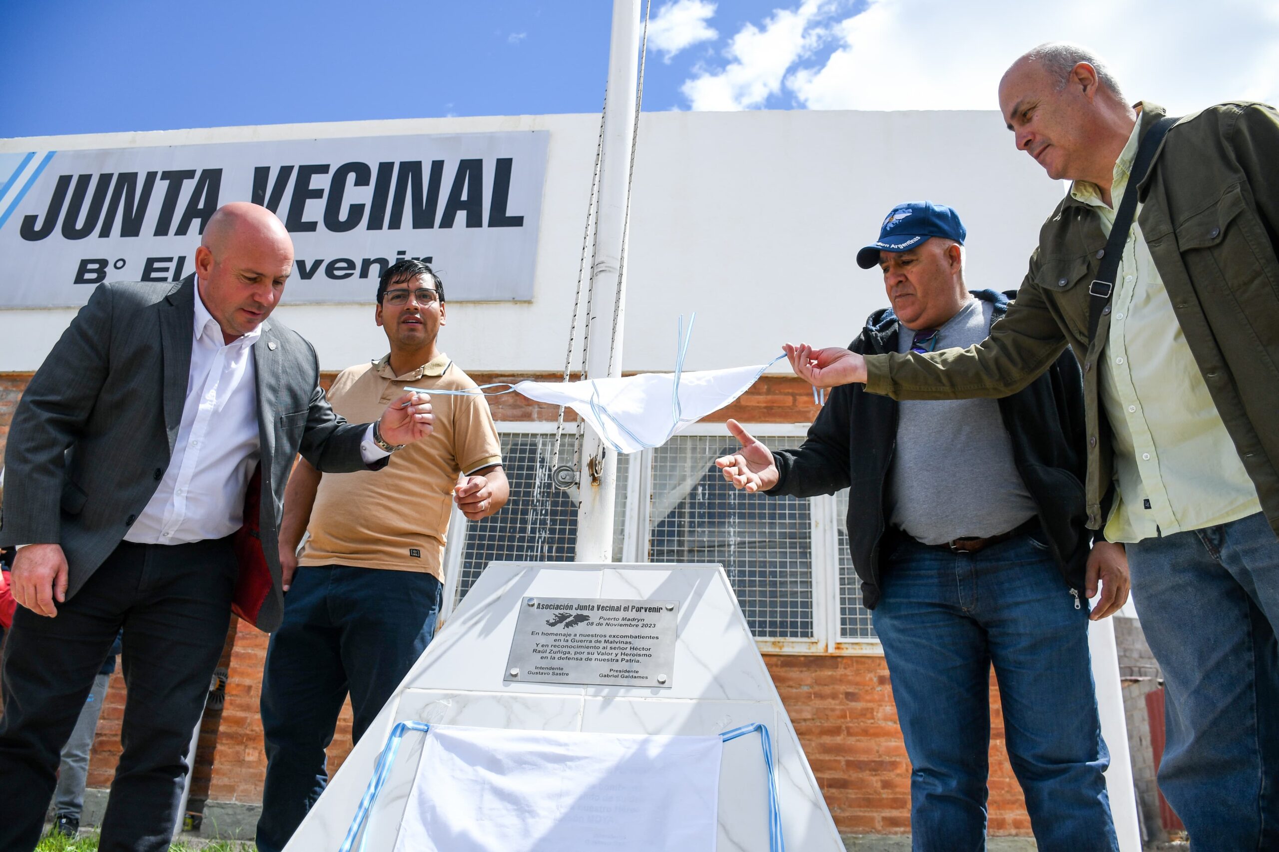EL INTENDENTE PARTICIPÓ DE RECONOCIMIENTOS A VECINOS DEL BARRIO “EL PORVENIR”