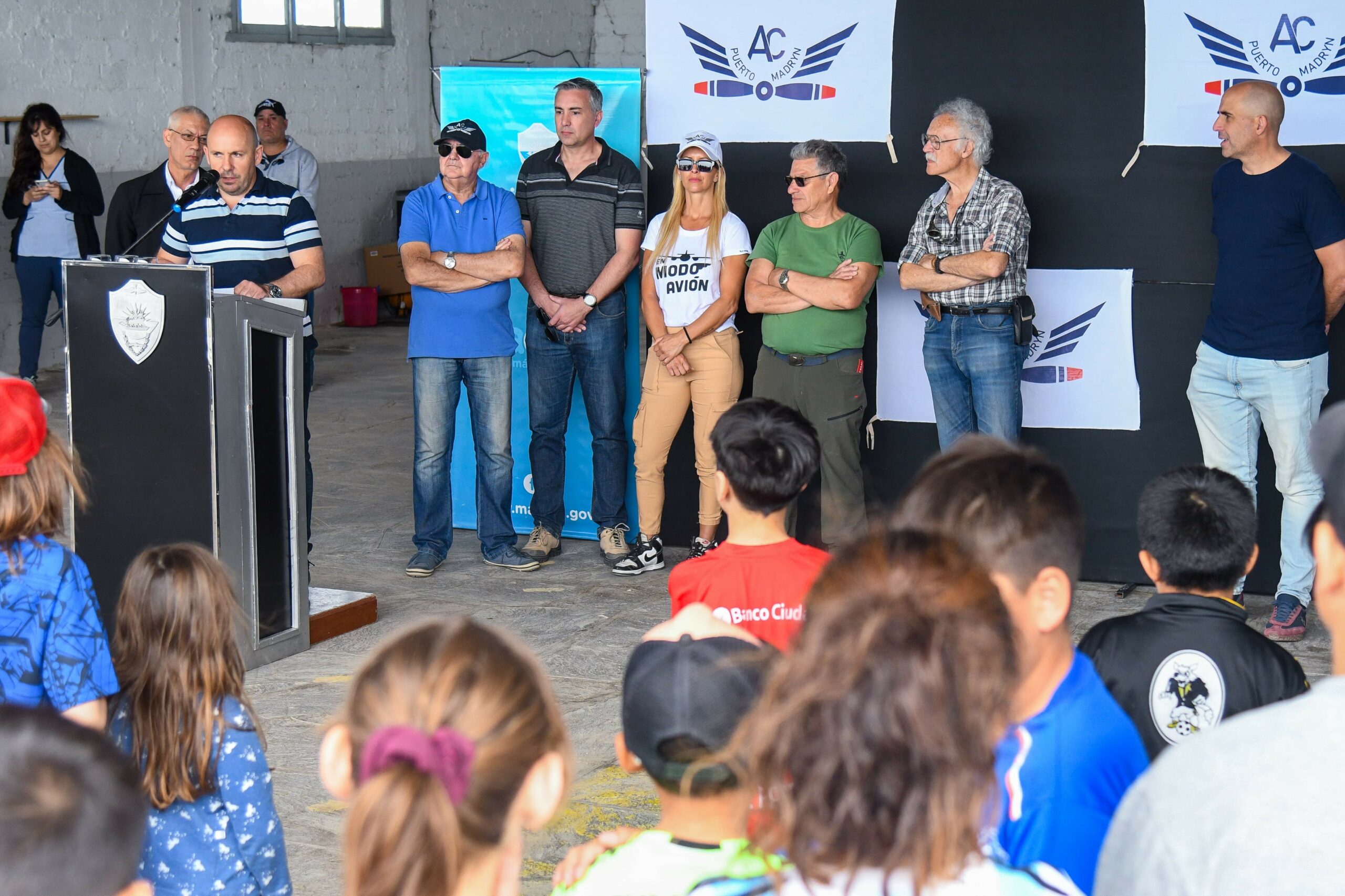 SASTRE PARTICIPÓ DEL ACTO DE APERTURA DEL FESTIVAL AEROMADRYN
