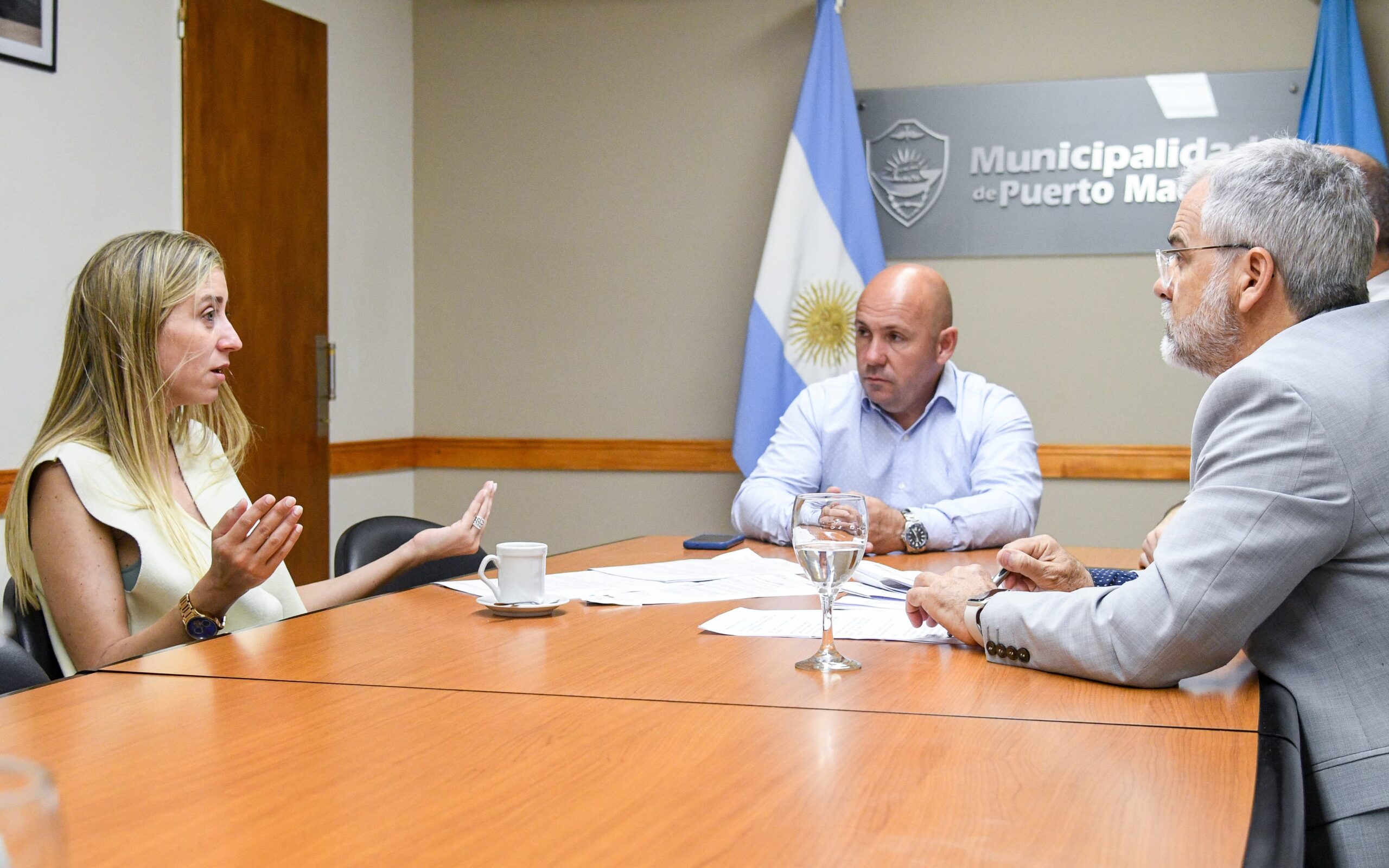 EL INTENDENTE SE REUNIÓ CON REPRESENTANTES DE UN LABORATORIO QUE ELABORA PRODUCTOS INDICADOS EN TRATAMIENTOS CONTRA LA INFERTILIDAD