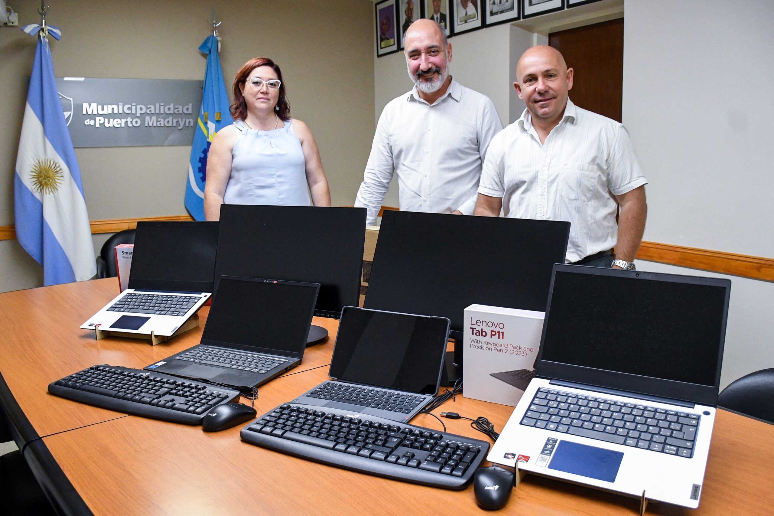 SASTRE PRESENTÓ EQUIPAMIENTO PARA SEGUIR AVANZANDO EN LA MODERNIZACIÓN DEL ESTADO MUNICIPAL