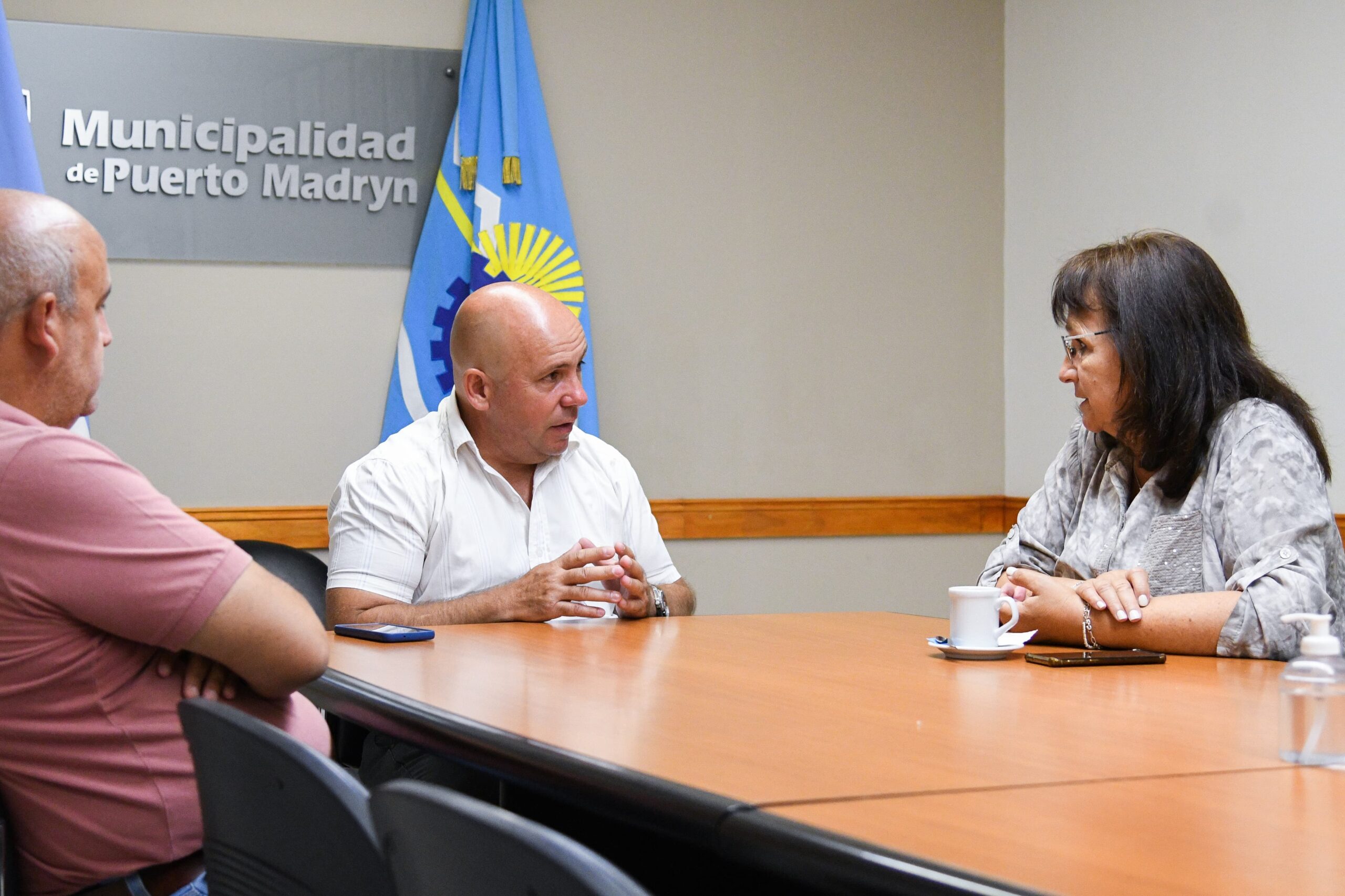 SASTRE RATIFICÓ SU COMPROMISO PARA AVANZAR EN EL CRECIMIENTO CULTURAL CONJUNTO ENTRE PUERTO MADRYN Y COMODORO RIVADAVIA