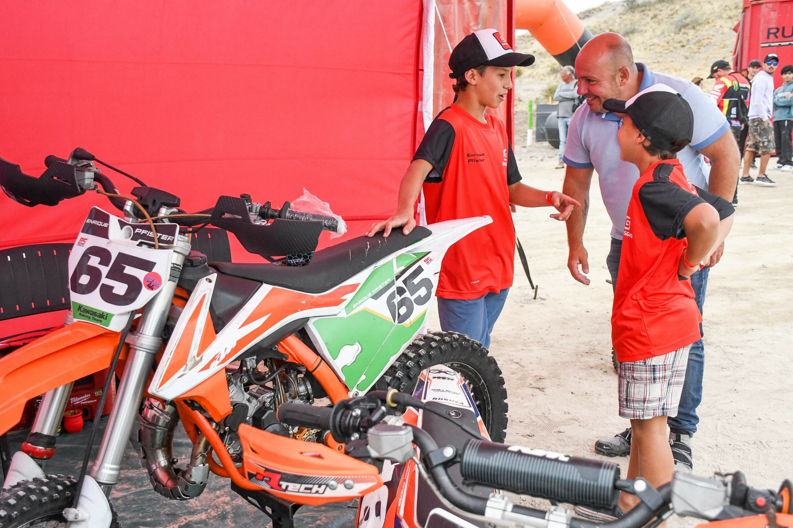 SASTRE ENCABEZÓ LA APERTURA DEL PRIMER ABIERTO INTERNACIONAL DE MINICROSS Y WMX