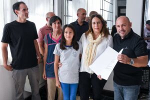 EL INTENDENTE IMPUSO EL NOMBRE DE ELBA KREMER EN UNO DE LOS SALONES DE LA CASA DE LA CULTURA