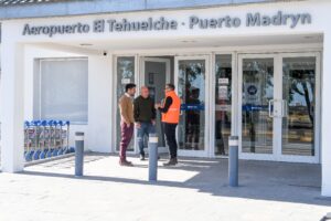 EL INTENDENTE RECORRIÓ LAS OBRAS QUE SE ESTÁN EJECUTANDO EN EL AEROPUERTO “EL TEHUELCHE”