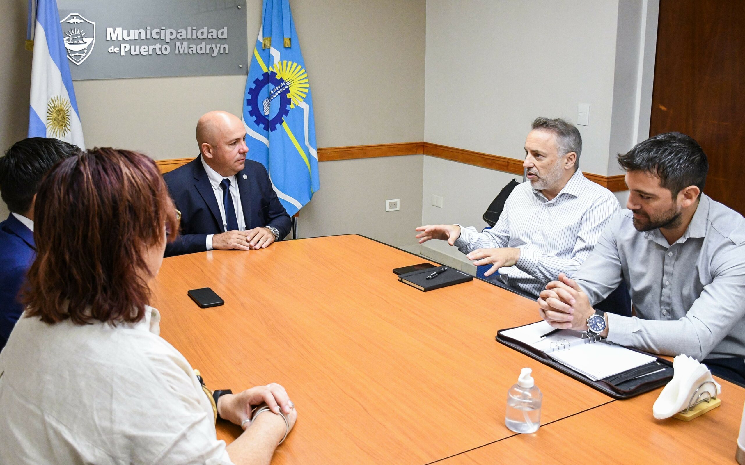 EL INTENDENTE SE REUNIÓ CON EL GERENTE REGIONAL DEL BANCO SANTANDER