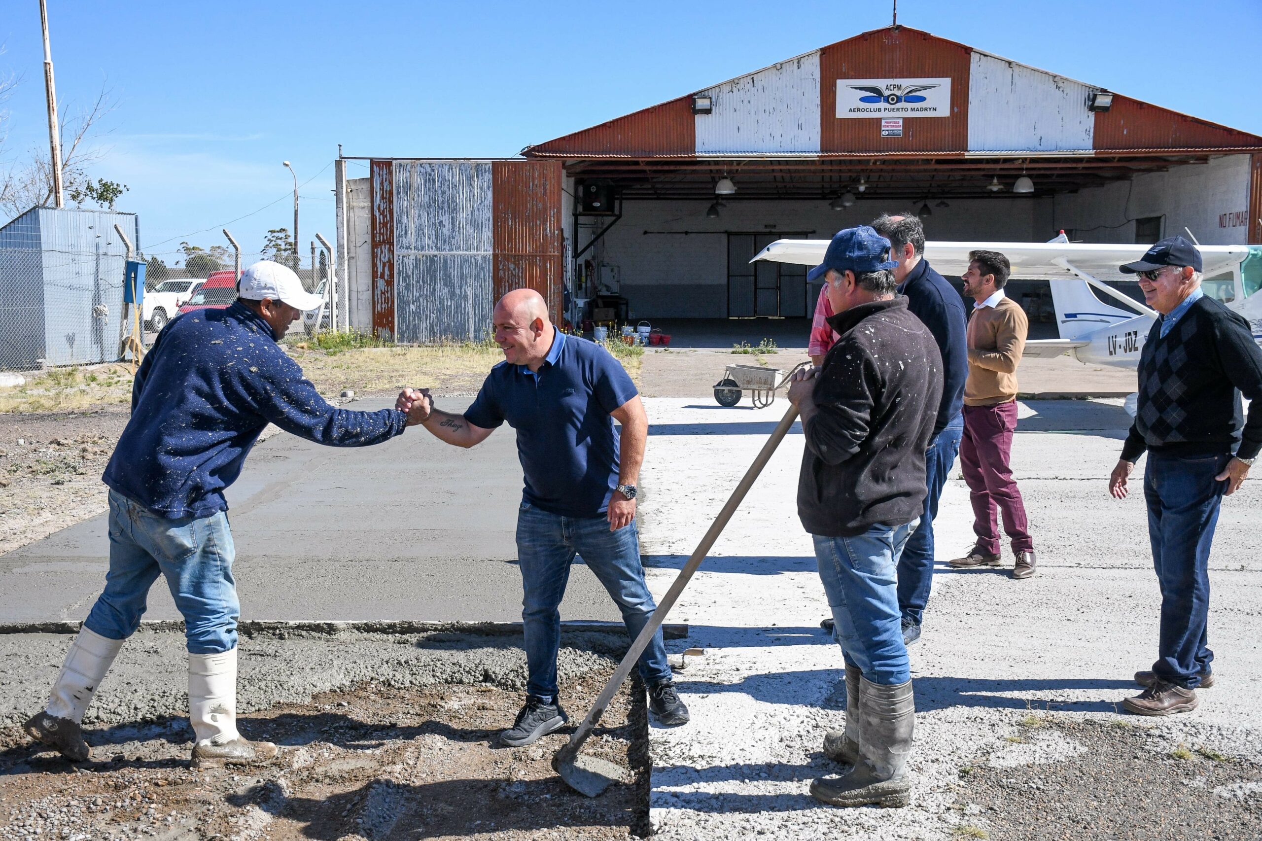 SASTRE RECORRIÓ LAS OBRAS QUE SE REALIZAN EN EL AEROCLUB DE PUERTO MADRYN
