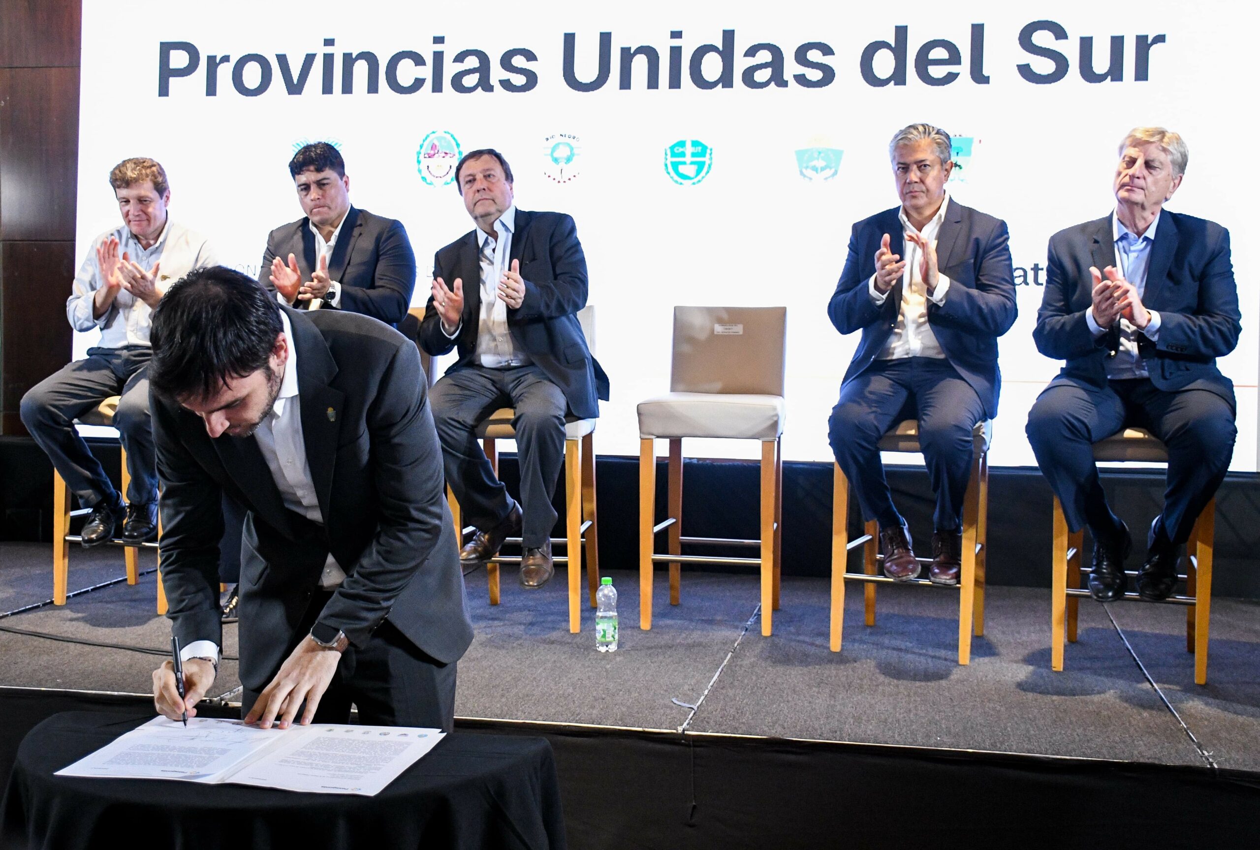 PUERTO MADRYN FUE SEDE DEL ENCUENTRO DE GOBERNADORES DE TODA LA PATAGONIA