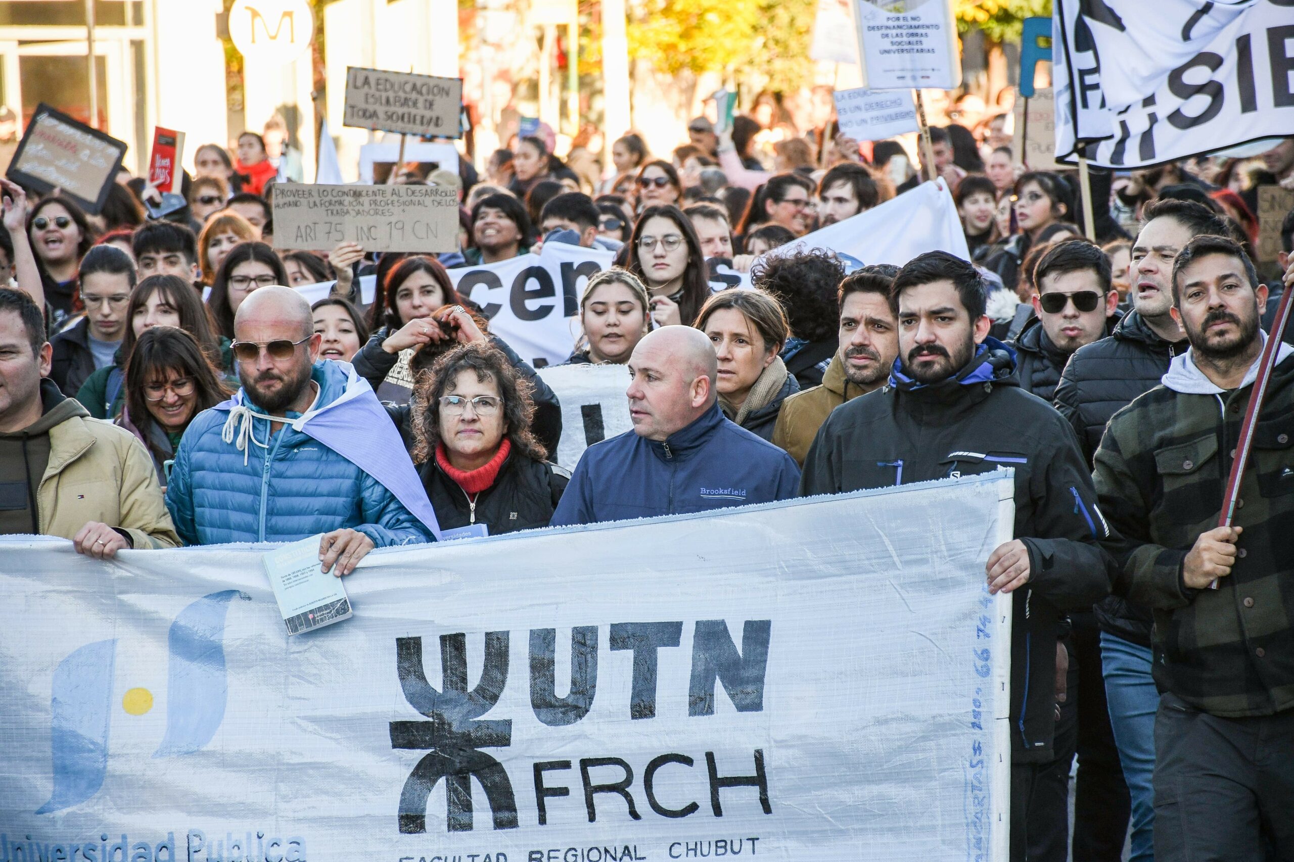 SASTRE ENVIÓ AL CONCEJO UN PROYECTO PARA QUE EL CENPAT Y LAS UNIVERSIDADES PÚBLICAS Y GRATUITAS PAGUEN LOS SERVICIOS AL 50%
