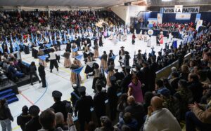 SASTRE ENCABEZÓ EL ACTO PARA CONMEMORAR EL 214° ANIVERSARIO DE LA REVOLUCIÓN DE MAYO