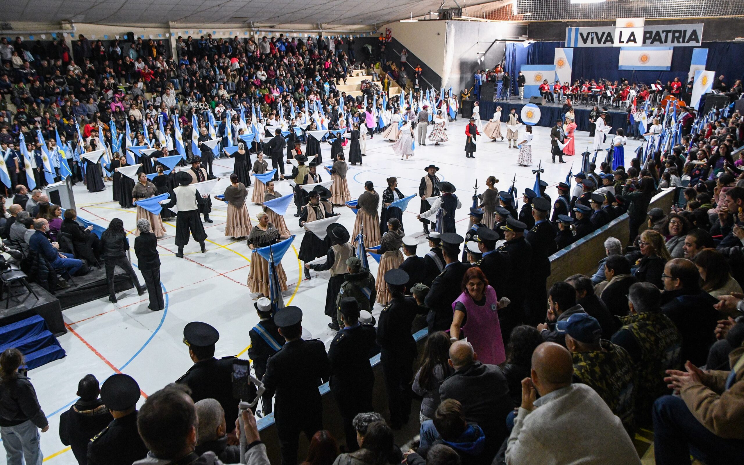 SASTRE ENCABEZÓ EL ACTO PARA CONMEMORAR EL 214° ANIVERSARIO DE LA REVOLUCIÓN DE MAYO