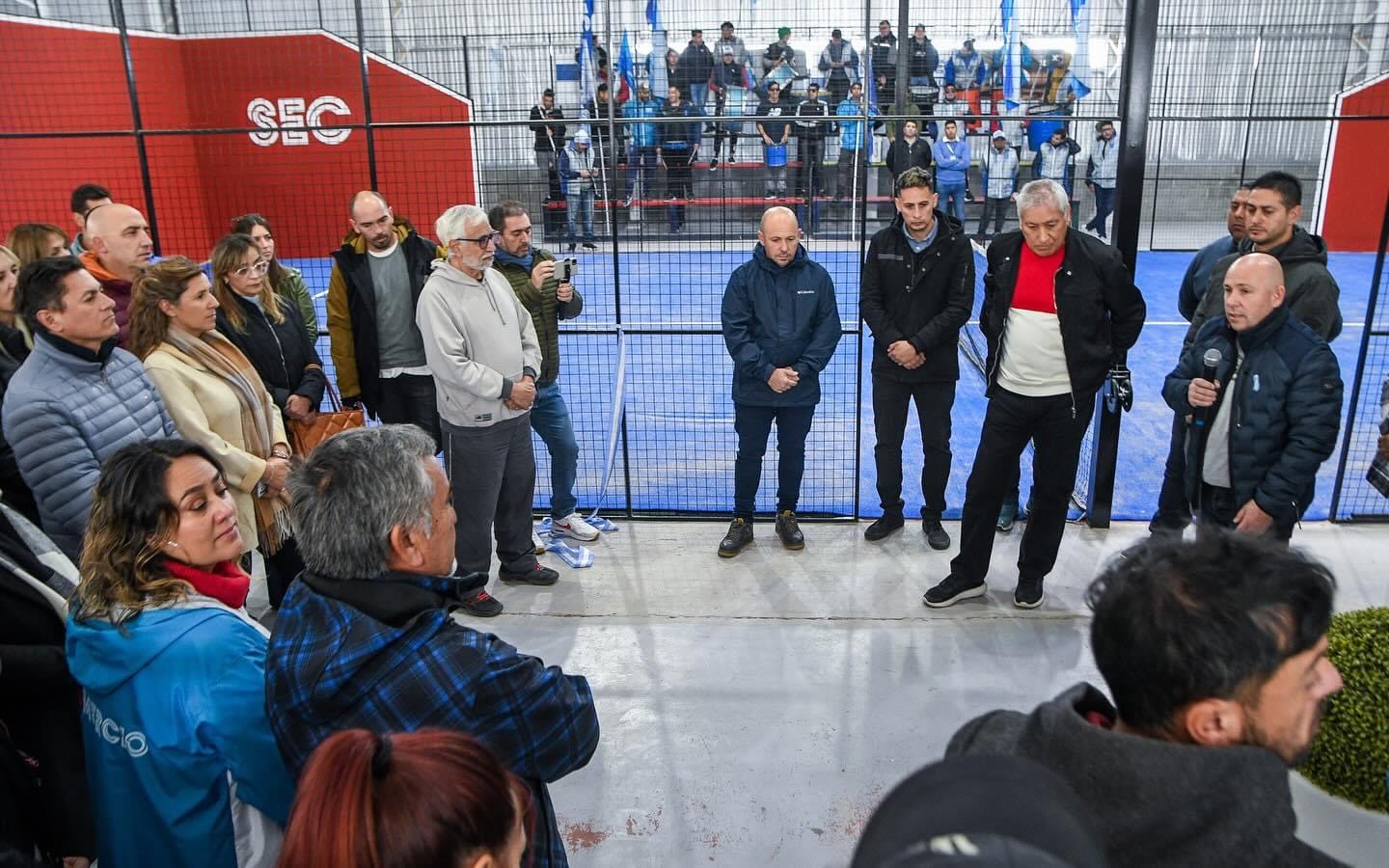 SASTRE PARTICIPÓ DE LA REINAUGURACIÓN DE LAS CANCHAS DE PÁDEL DEL SEC, BAUTIZADAS COMO “ROBERTO ‘FUFI’ CASANOBA”