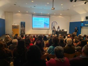 CON UN AUDITORIO REPLETO SE REALIZÓ LA CHARLA SOBRE ACTUALIDAD Y CONSERVACIÓN DE LAS BALLENAS FRANCAS AUSTRALES