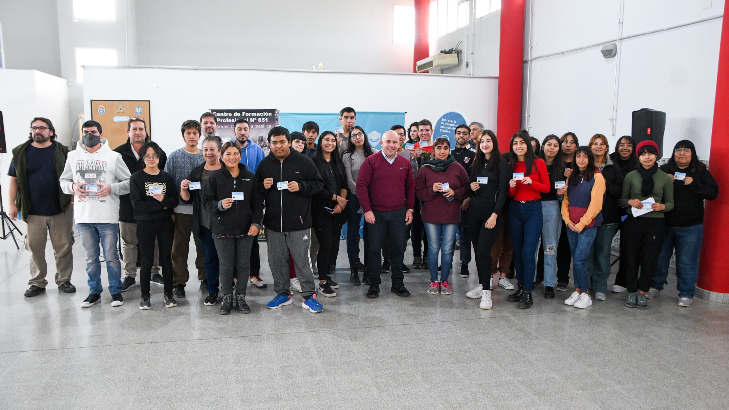 SASTRE ENCABEZÓ ENTREGA DE CARNETS DE MANIPULACIÓN DE ALIMENTOS PARA ESTUDIANTES DEL CENTRO DE FORMACIÓN PROFESIONAL Nº 651