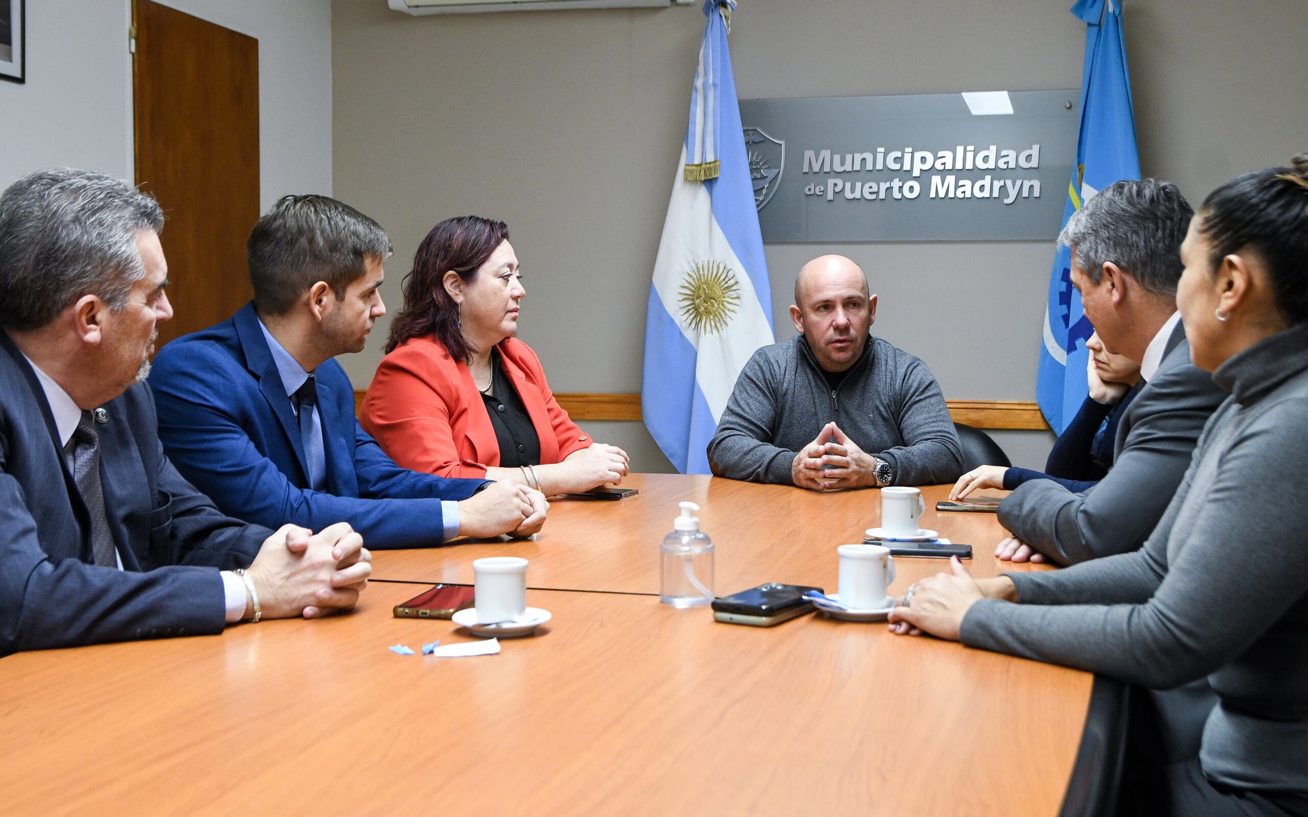 SASTRE RECIBIÓ A LAS AUTORIDADES DEL BANCO CREDICOOP