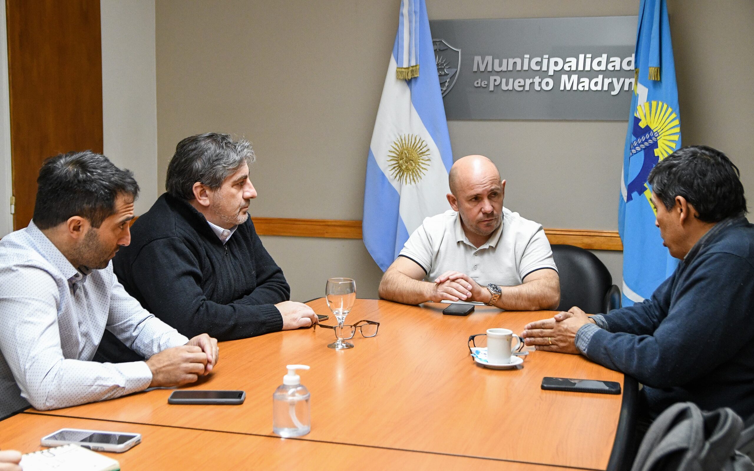EL INTENDENTE RECIBIÓ A LAS AUTORIDADES DEL INSTITUTO PROVINCIAL DEL AGUA