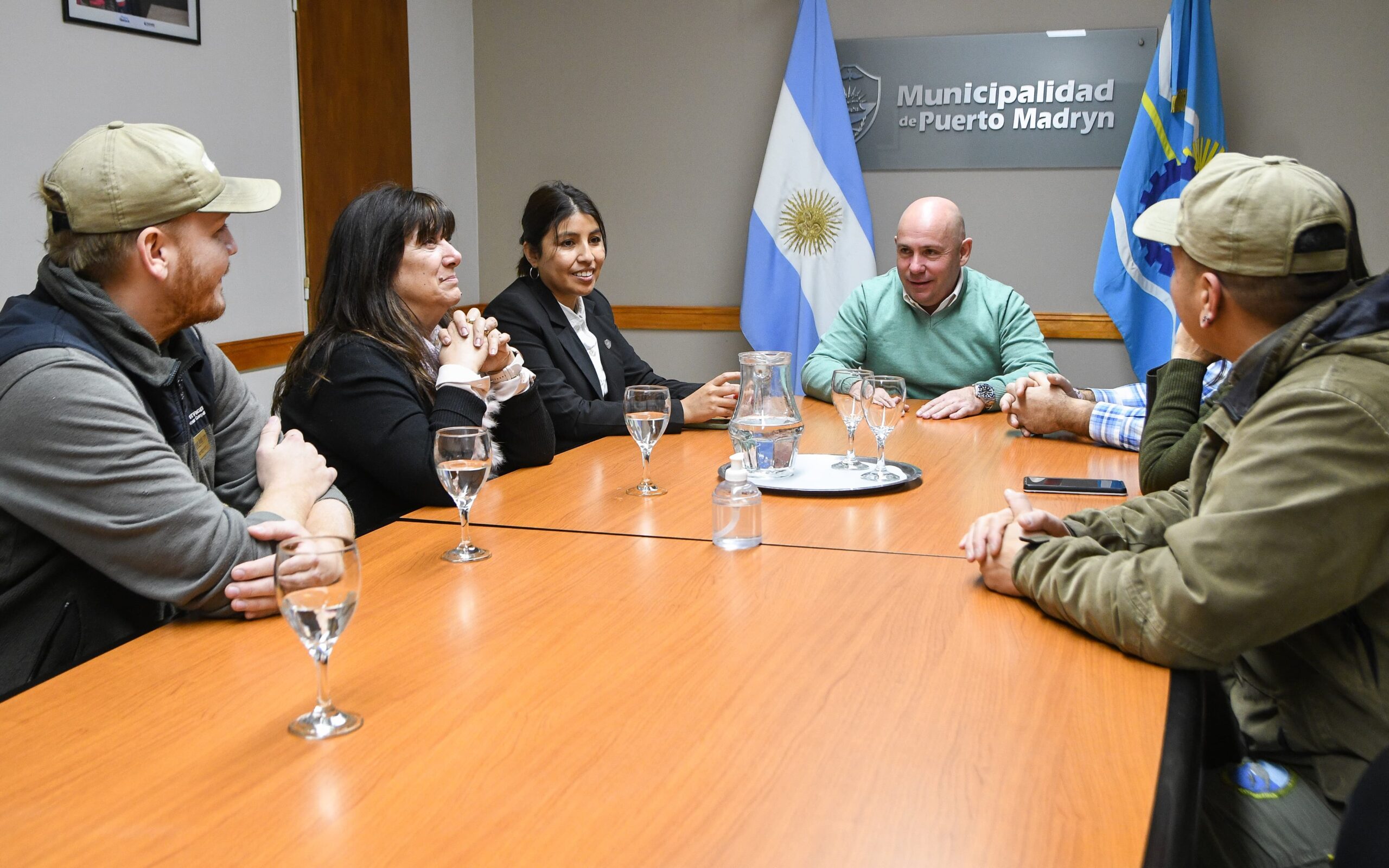 SASTRE RECIBIÓ A GUARDAPARQUES DE PUERTO MADRYN QUE SE CAPACITARÁN EN TAIWÁN