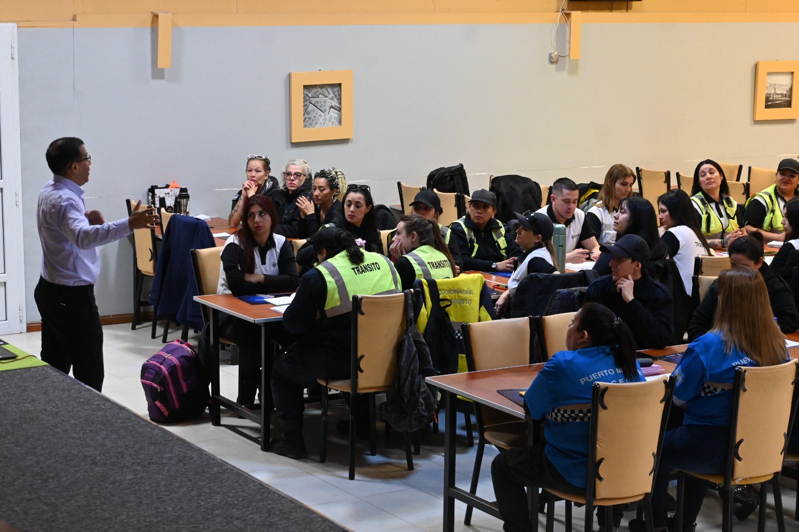 SE CAPACITA A INSPECTORES Y PREVENTORES DE TRÁNSITO