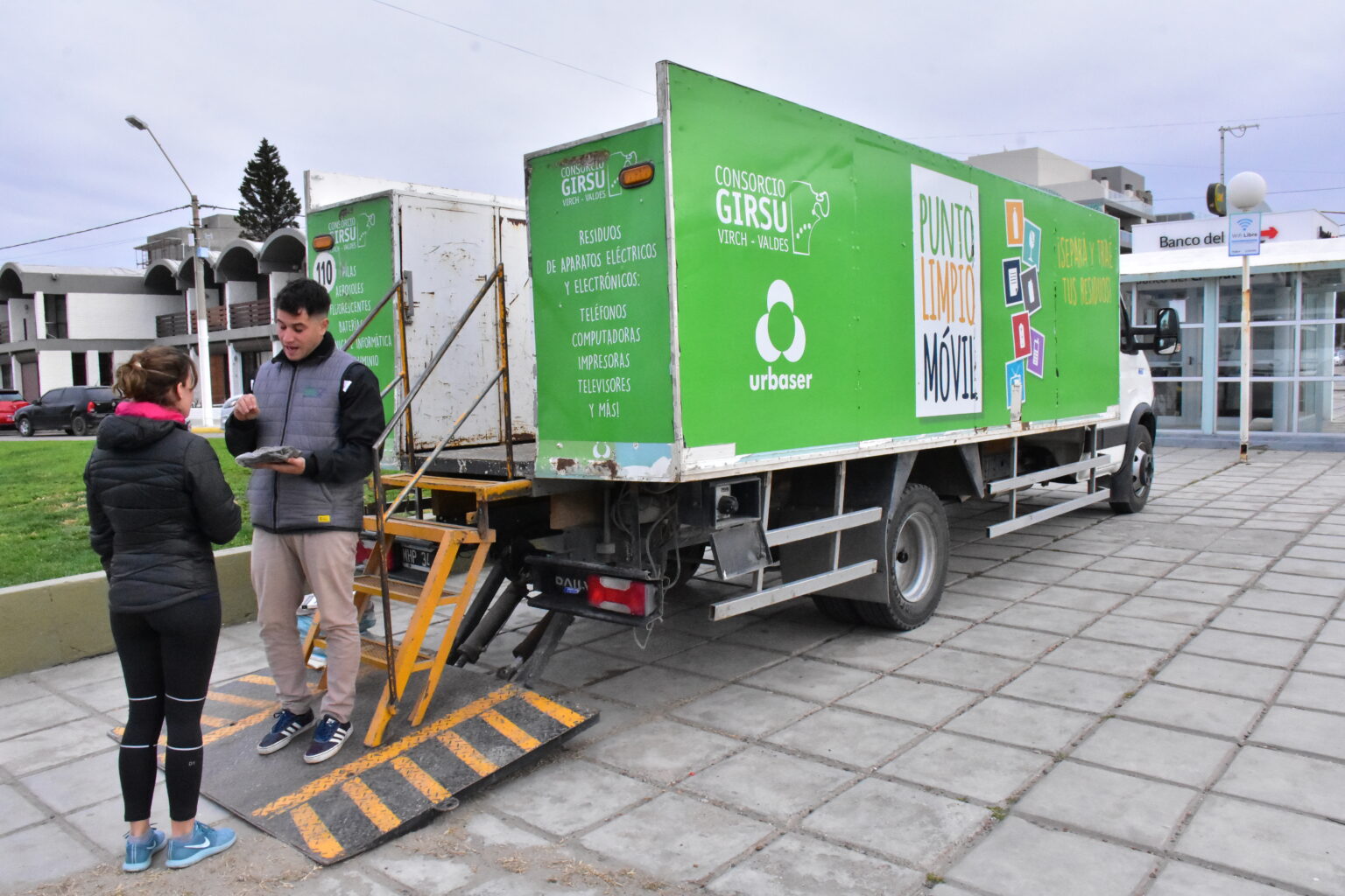 EL PUNTO LIMPIO MÓVIL ESTARÁ TODOS LOS VIERNES DE AGOSTO EN LA BAJADA 3