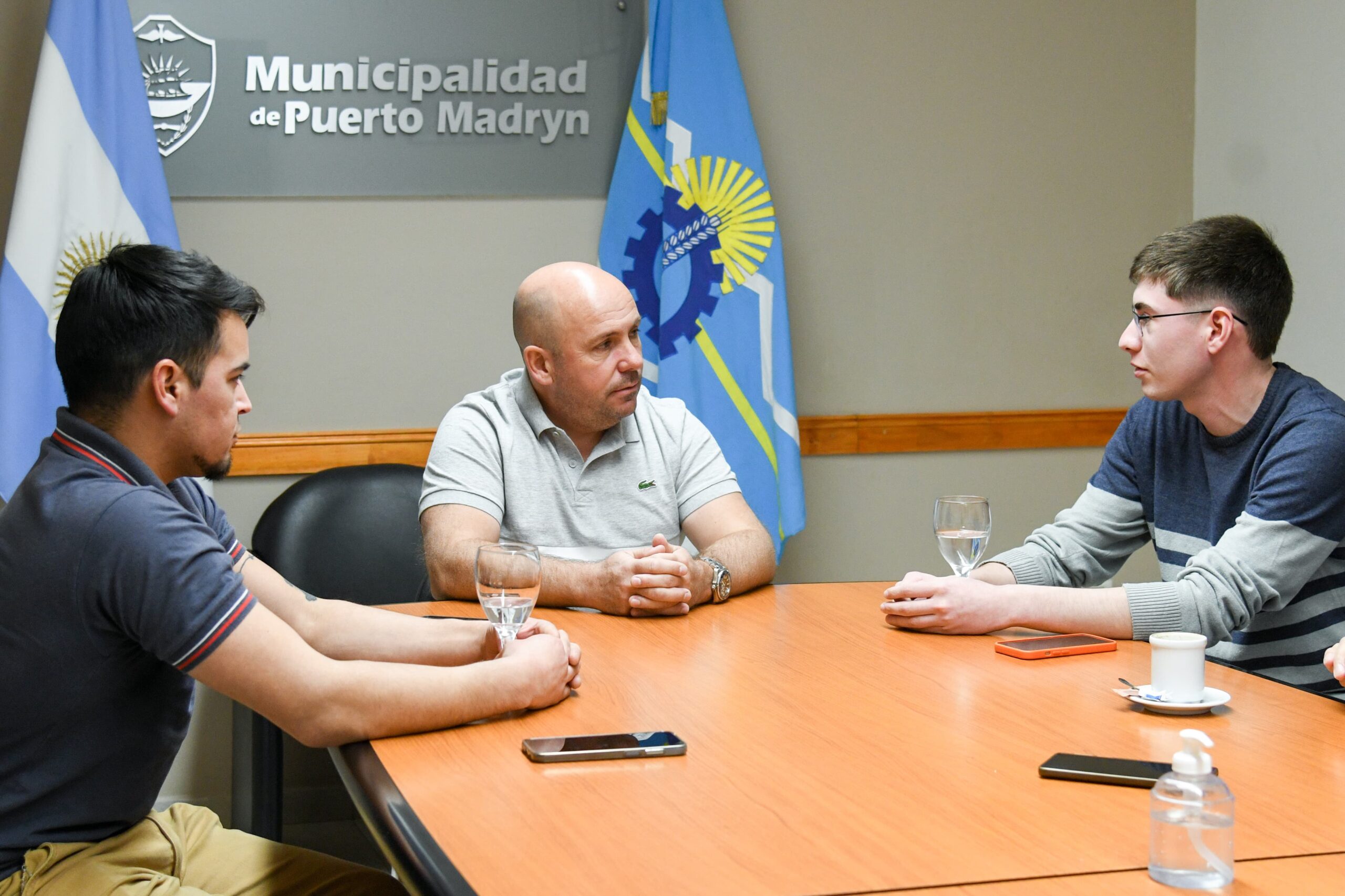 GUSTAVO SASTRE RECIBIÓ AL INTENDENTE DE 28 DE JULIO