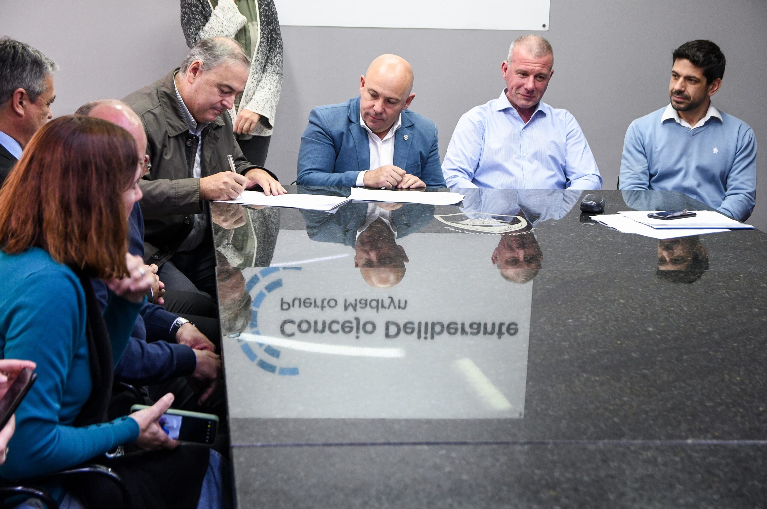 SASTRE FIRMÓ UN CONVENIO PARA QUE PUERTO MADRYN SE SUME A LA RED DE MUNICIPIOS COOPERATIVOS