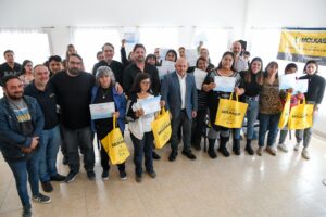 EL INTENDENTE CELEBRÓ QUE CADA VEZ MÁS MADRYNENSES REALICEN CURSOS QUE BRINDAN HERRAMIENTAS PARA CONSEGUIR EMPLEO