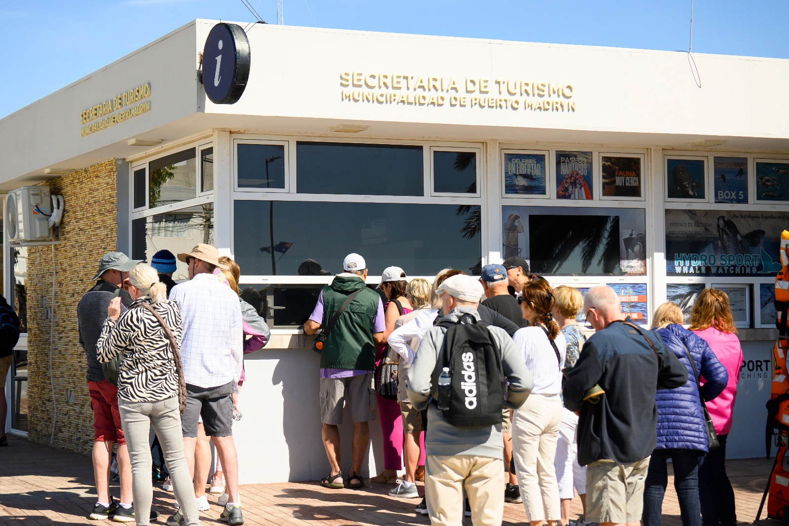 DESDE EL MUNICIPIO SE INSTRUMENTAN DISTINTAS ACCIONES PARA OPTIMIZAR LA LOGÍSTICA ANTE EL INICIO DE LA TEMPORADA DE CRUCEROS