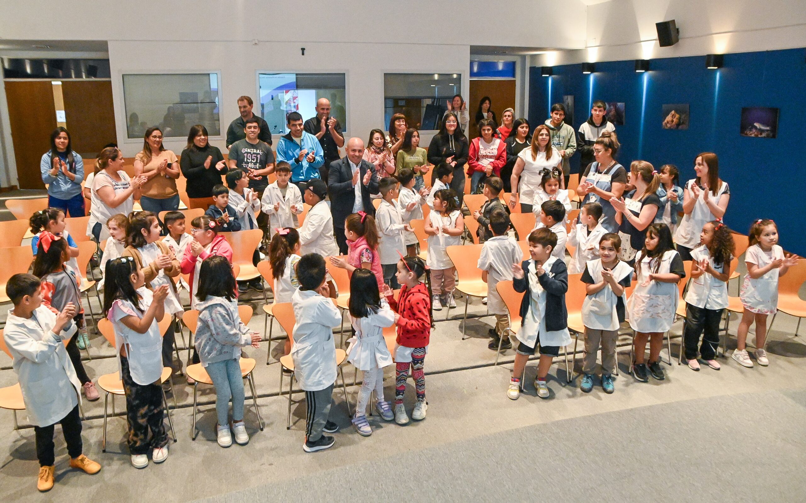 SASTRE PRESENTÓ EL PROGRAMA “AMBIENTES ENTRELAZADOS: DESDE LA MESETA HACIA LA ANTÁRTIDA, TIERRA DEL FUEGO E ISLAS DEL ATLÁNTICO SUR”