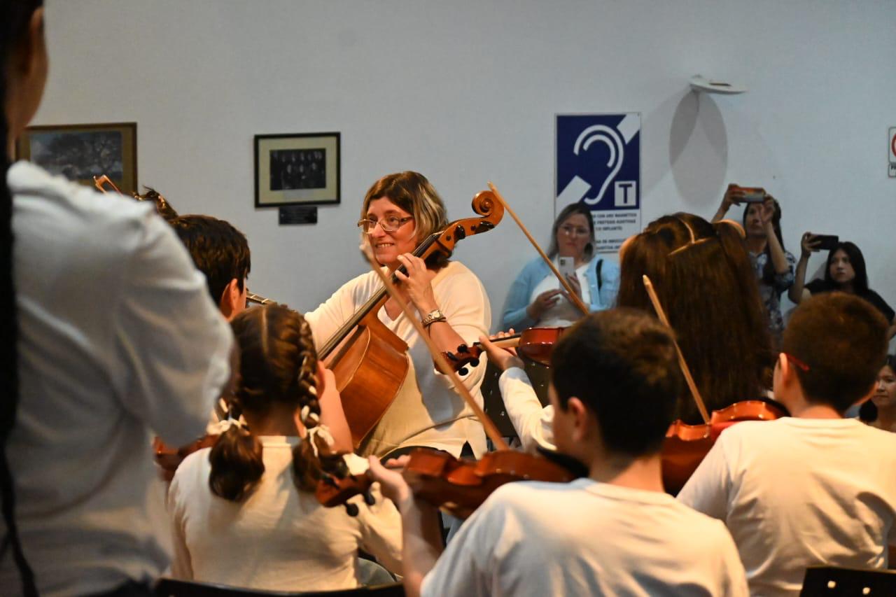 CONCIERTO DE FIN DE AÑO DE LA ORQUESTA INFANTIL Y PREINFANTIL MUNICIPAL DEL BARRIO PERÓN