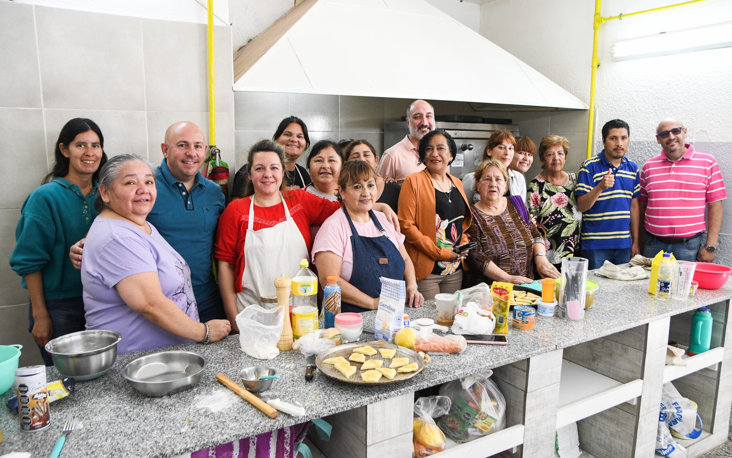 EL INTENDENTE VISITÓ EL CENTRO CULTURAL QUEMÚ, DONDE SE REALIZÓ EL CIERRE DE LOS TALLERES DE COCINA