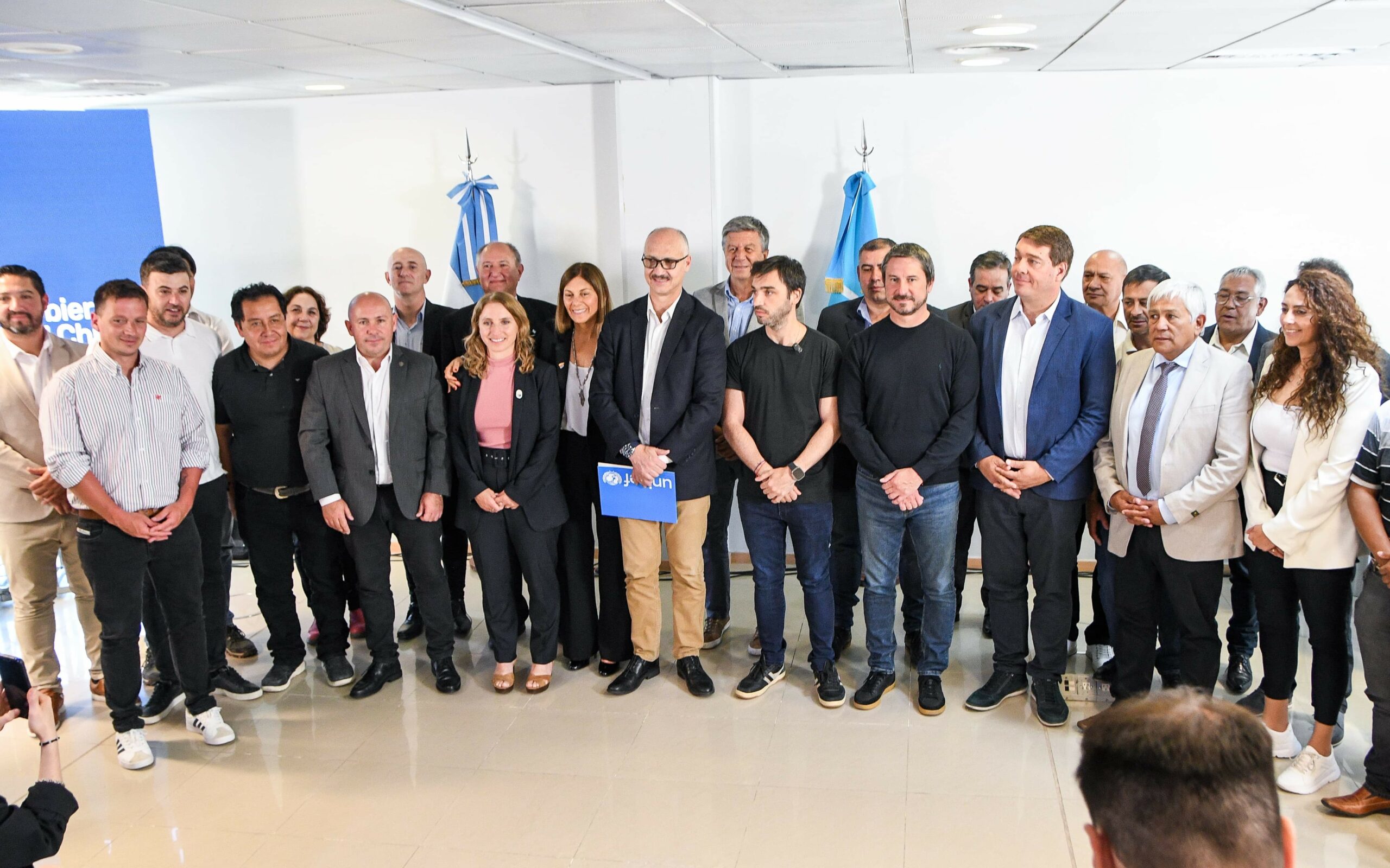 SASTRE PARTICIPÓ DE LA FIRMA DEL ACTA COMPROMISO PARA EL INICIO DE LA INICIATIVA “MUNICIPIO UNIDO POR LA NIÑEZ Y LA ADOLESCENCIA”