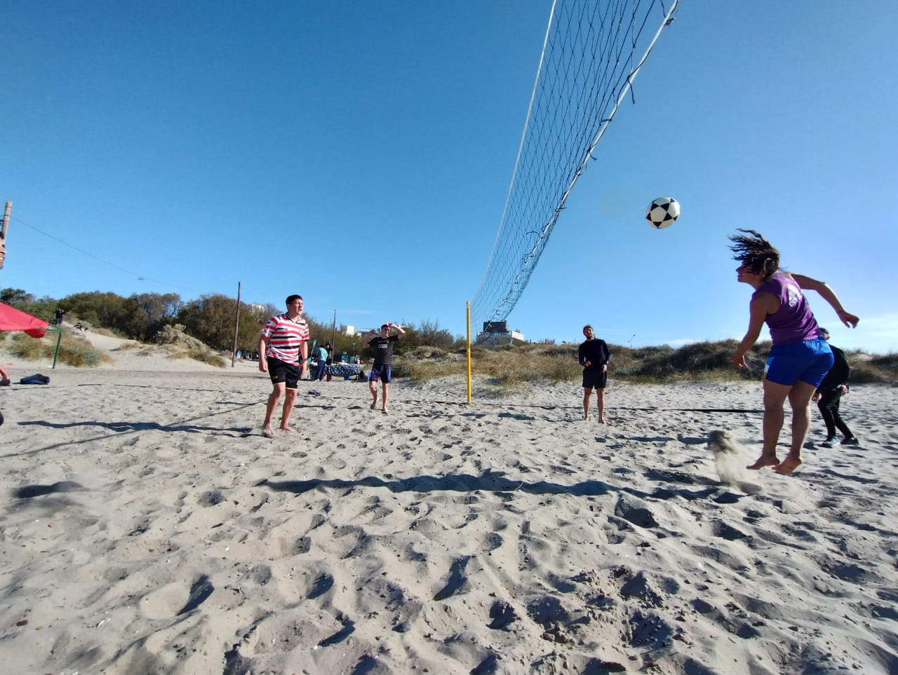 SE JUEGA ESTE MARTES UN TORNEO DE FUTVÓLEY EN LA COSTA MADRYNENSE