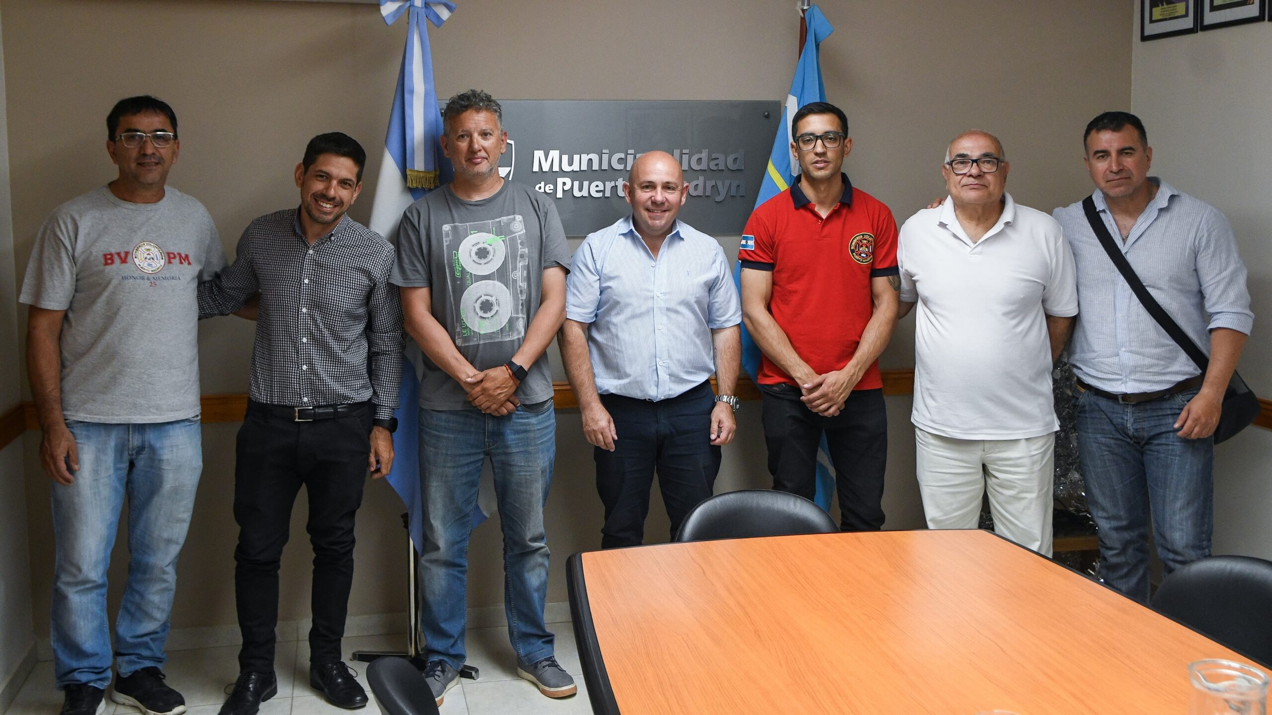 SASTRE RECIBIÓ A LAS NUEVAS AUTORIDADES DEL CUARTEL DE BOMBEROS DE PUERTO MADRYN