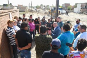 SASTRE VISITÓ A VECINOS DEL BARRIO SAN MIGUEL PARA DIALOGAR SOBRE OBRAS