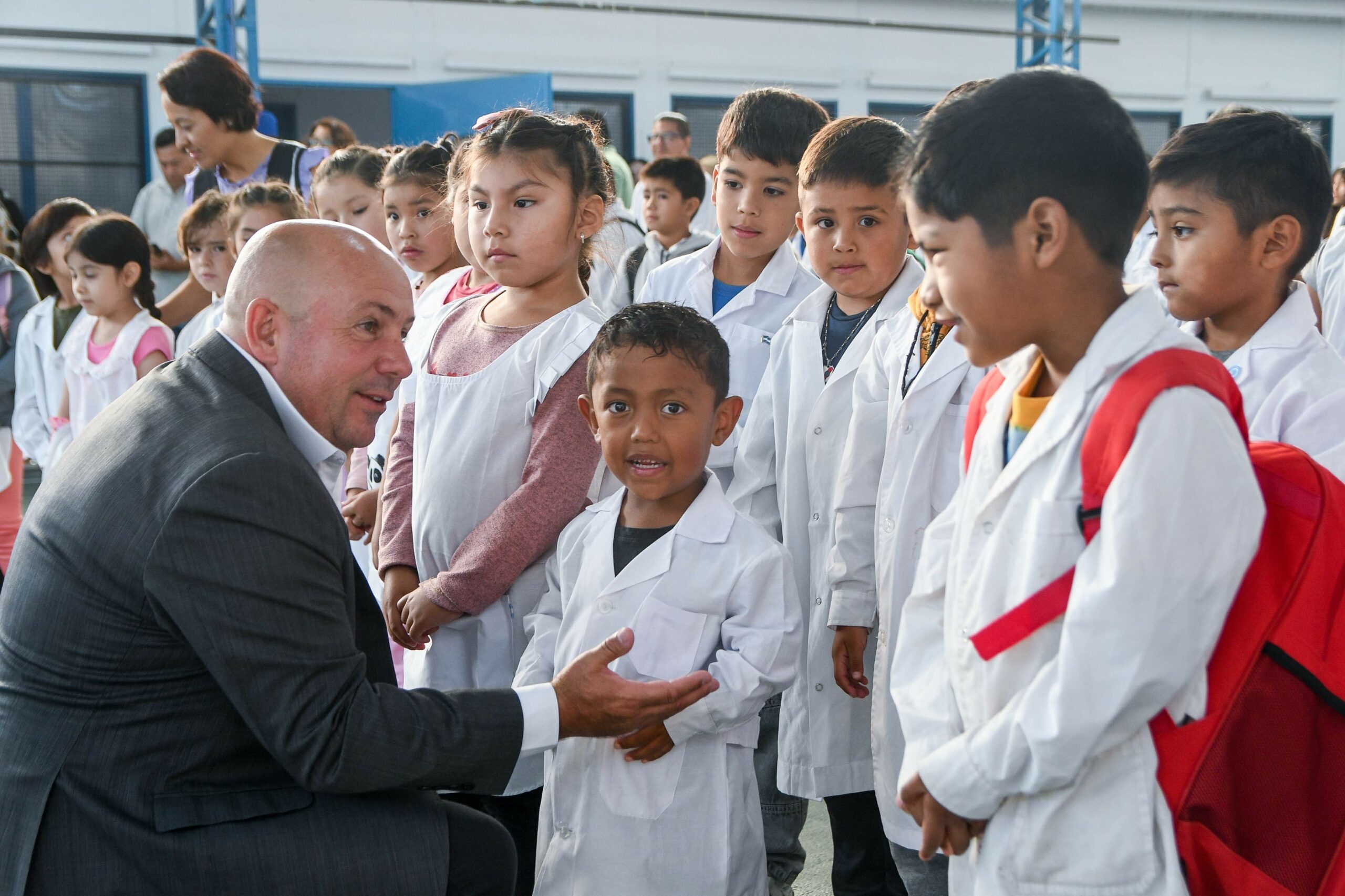 SASTRE INAUGURÓ EL CICLO LECTIVO 2025 EN LAS ESCUELAS MUNICIPALES DE PUERTO MADRYN