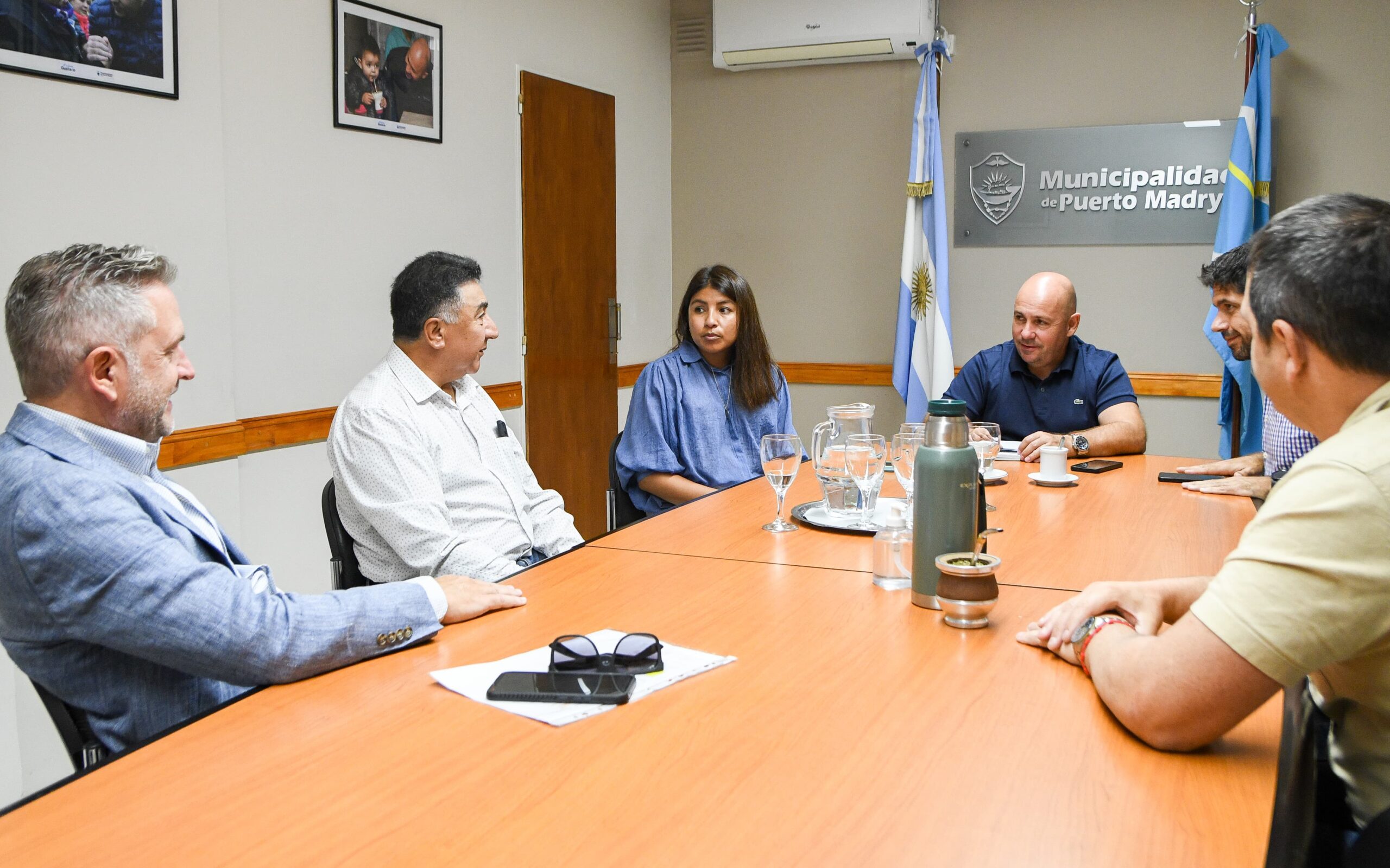 EL INTENDENTE RECIBIÓ A LOS REPRESENTANTES DE LA EMPRESA “GLOBAL PREMIER SHOPPING”, DUEÑA DE LA CADENA DE “CRUCERO PRINCES”