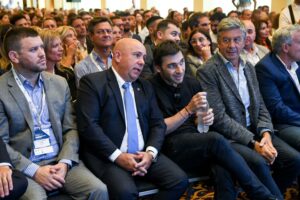 TORRES Y SASTRE ABRIERON EL FORO “PESCAR” EN MADRYN