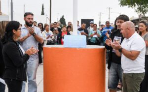 SASTRE DESTACÓ LA PUESTA EN VALOR DE LA PLAZA “CACIQUE VALENTÍN SAYHUEQUE” Y ENCABEZÓ UN HOMENAJE A LEONELA AGUIRRE