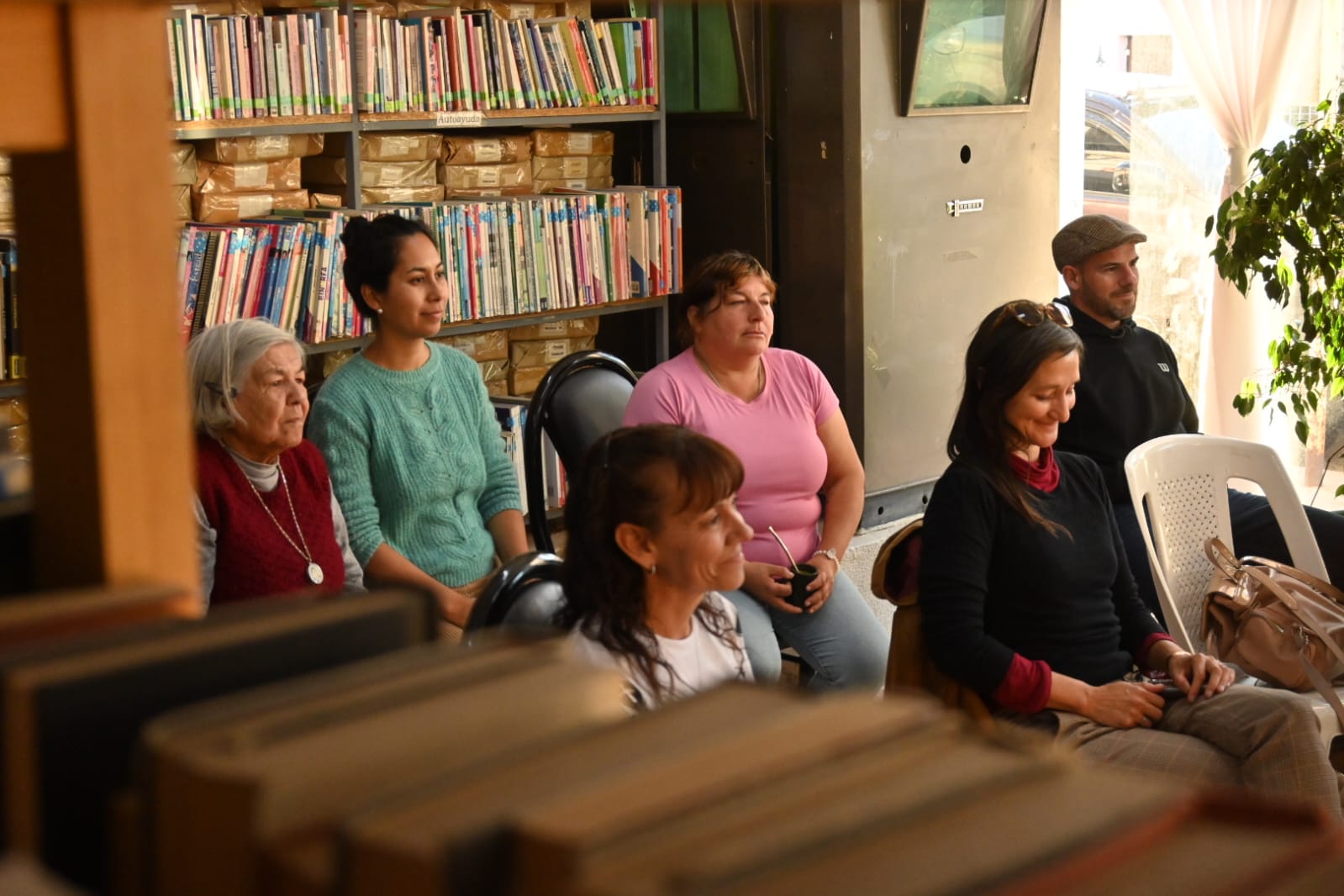 GUSTAVO MORAZZO PRESENTA SU NUEVO LIBRO EN LA BIBLIOTECA PÚBLICA MUNICIPAL