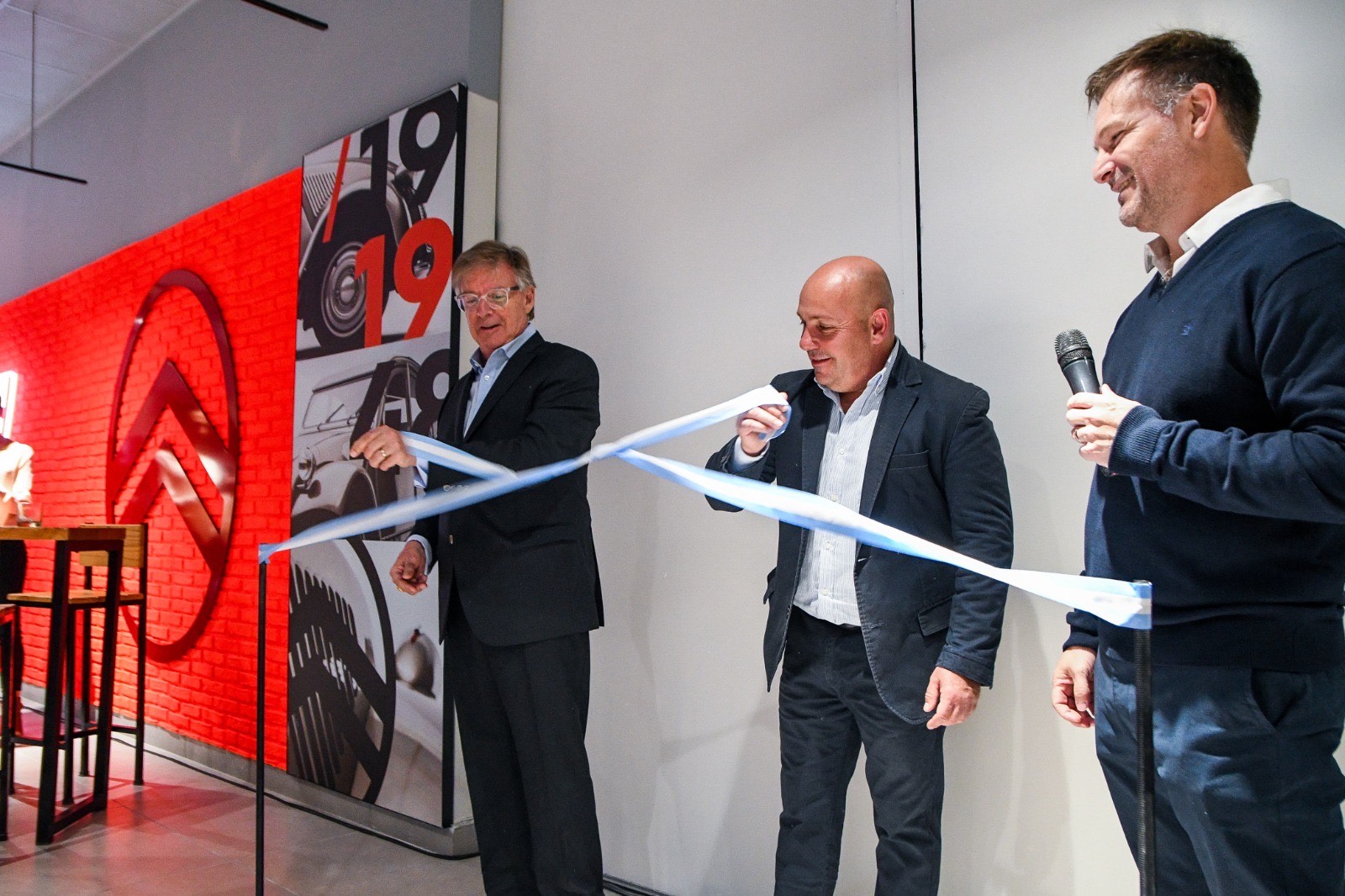 SASTRE PARTICIPÓ DE LA INAUGURACIÓN DE LA NUEVA CONCESIONARIA DE GRANVILLE
