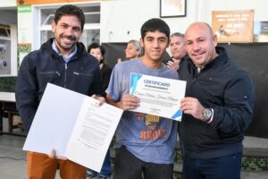 SASTRE REMARCÓ LA IMPORTANCIA DE POTENCIAR EL PROGRAMA QUE ENTREGA BECAS A ESTUDIANTES DE ESTABLECIMIENTOS MUNICIPALES
