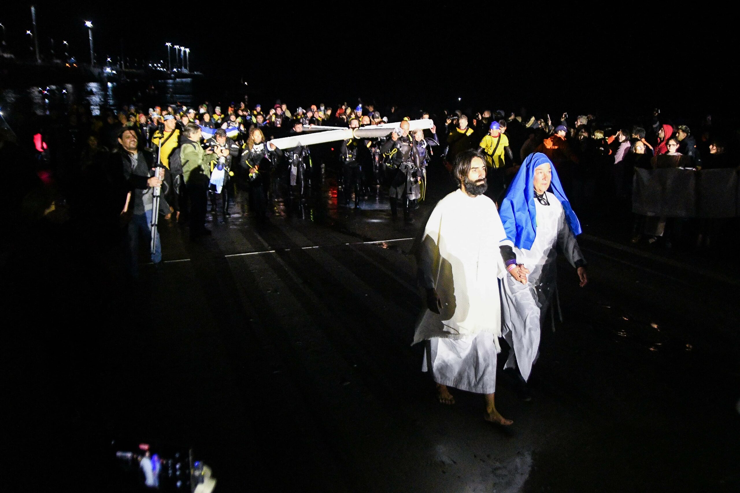 PUERTO MADRYN DISFRUTÓ DE UNA NUEVA EDICIÓN DEL VÍA CRUCIS SUBMARINO