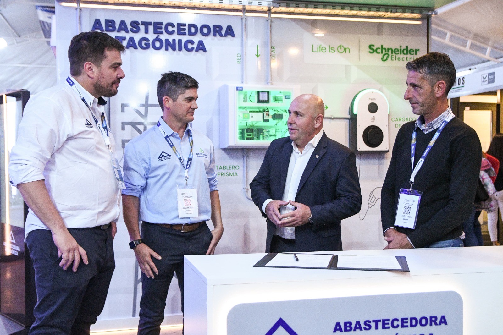 SASTRE FIRMÓ UN CONVENIO CON “PENÍNSULA, ENERGÍA Y SERVICIOS” PARA AVANZAR EN LA OPTIMIZACIÓN DE “LA LAGUNA”