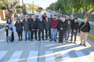 EL INTENDENTE INAUGURÓ LA PAVIMENTACIÓN DE LA CALLE SAN MARTÍN