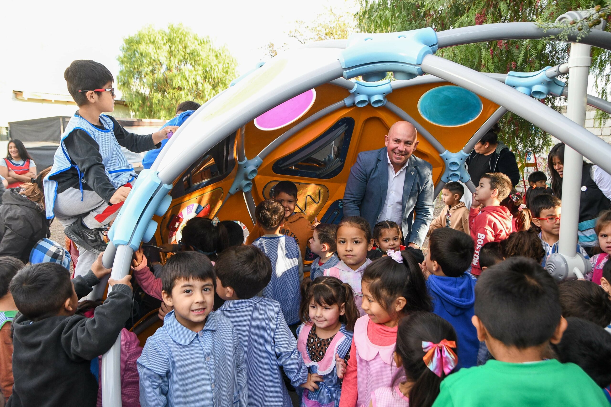 EL INTENDENTE PARTICIPÓ DE LA INAUGURACIÓN DEL “DOMO CÓSMICO” EN LA ENIM “PICHI ÑEKUM”