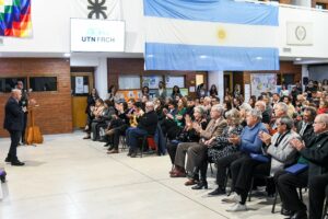 EN EL 40º ANIVERSARIO DE LA FACULTAD REGIONAL CHUBUT DE LA UTN, SASTRE PIDIÓ DEFENDER A LA UNIVERSIDAD PÚBLICA