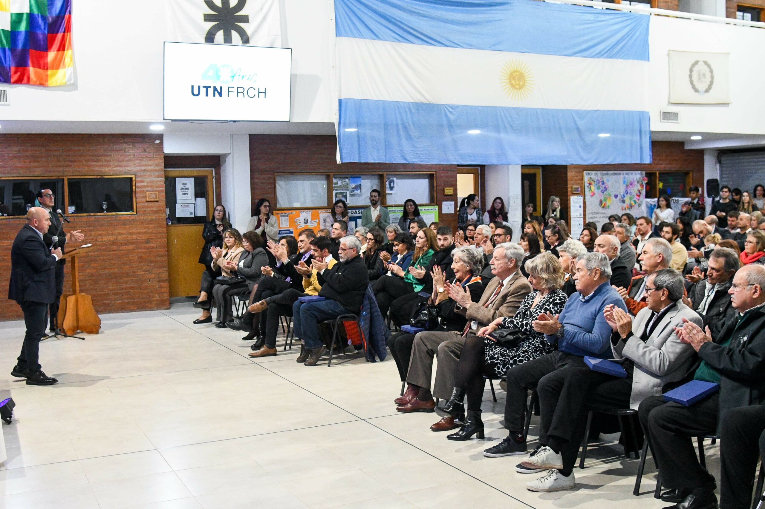 EN EL 40º ANIVERSARIO DE LA FACULTAD REGIONAL CHUBUT DE LA UTN, SASTRE PIDIÓ DEFENDER A LA UNIVERSIDAD PÚBLICA