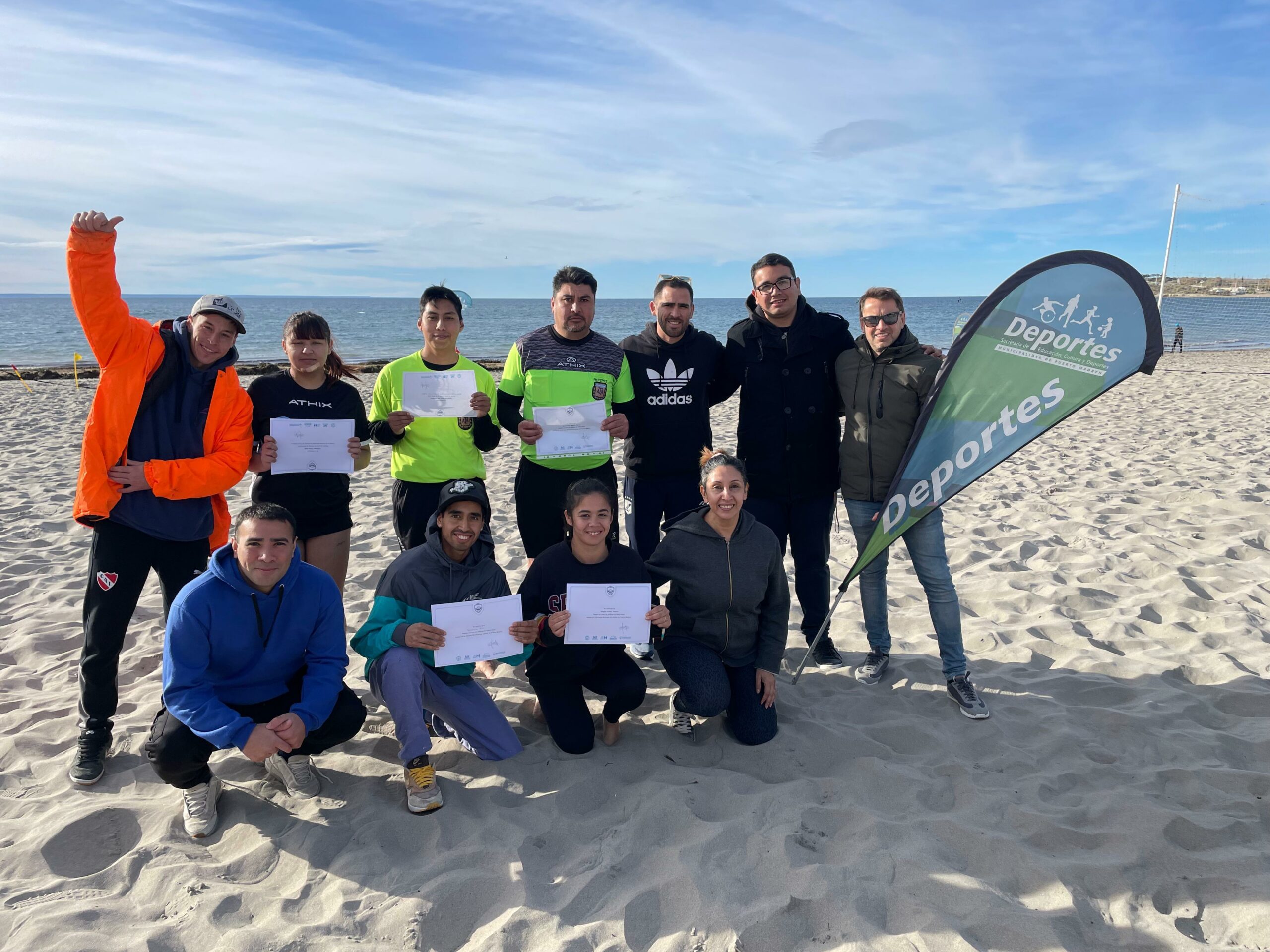 SE REALIZÓ LA ENTREGA DE CERTIFICADOS DE ÁRBITROS DE FÚTBOL A ESTUDIANTES DE LA ESCUELA MUNICIPAL DE ADULTOS